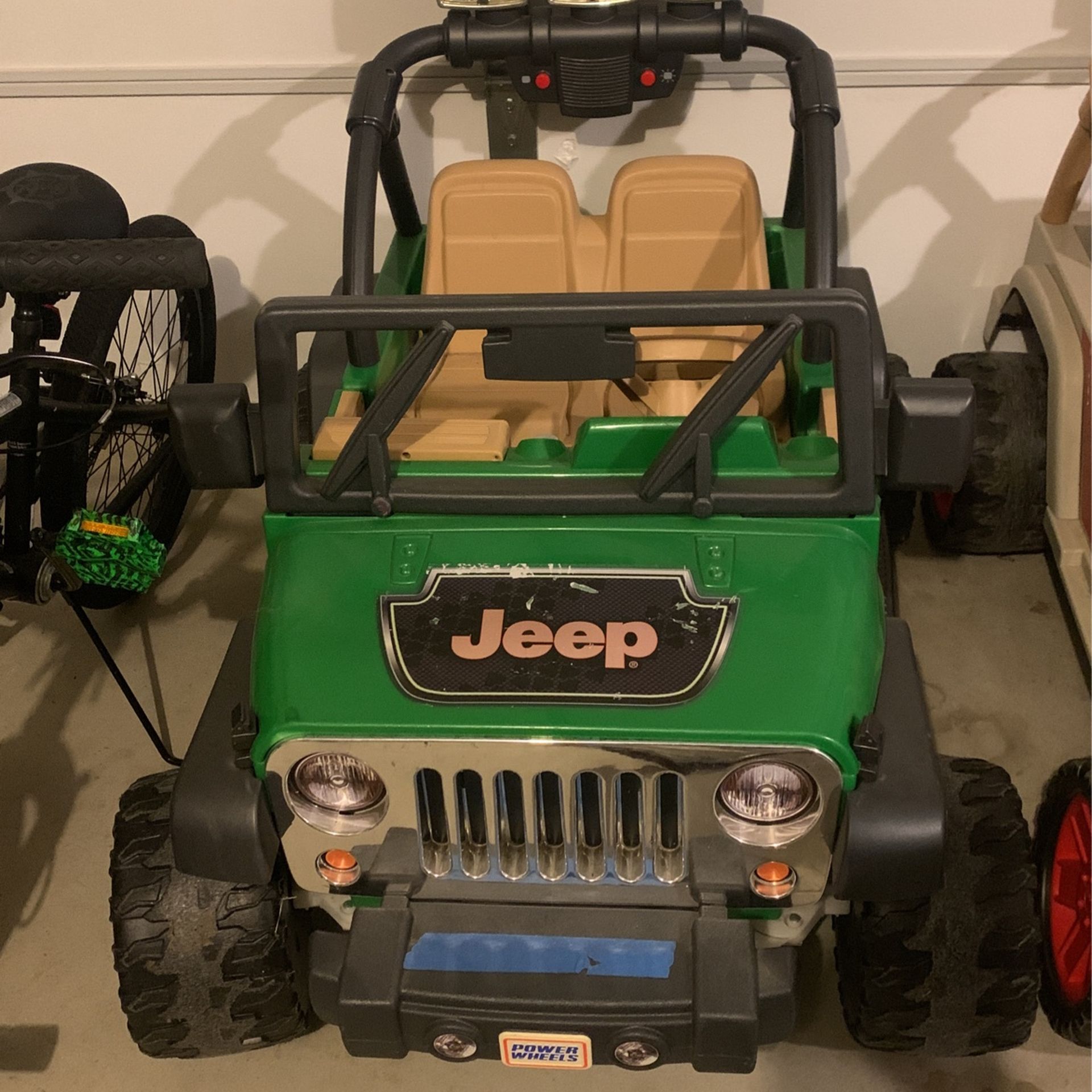 Make An Offer Power Wheels Felix These Things Are Like $400 Brand New And The Kids Grow Out Of Them Fast ! Not Need To Spend 400 Make Me An Offer !!!