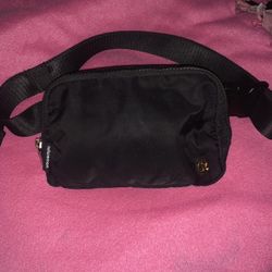 LUKULEMON CROSSBODY BAG
