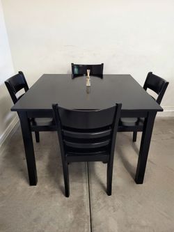 Black Table 4 Chairs Good Condition