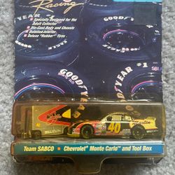 Hot Wheels Pit Crew Collector Edition