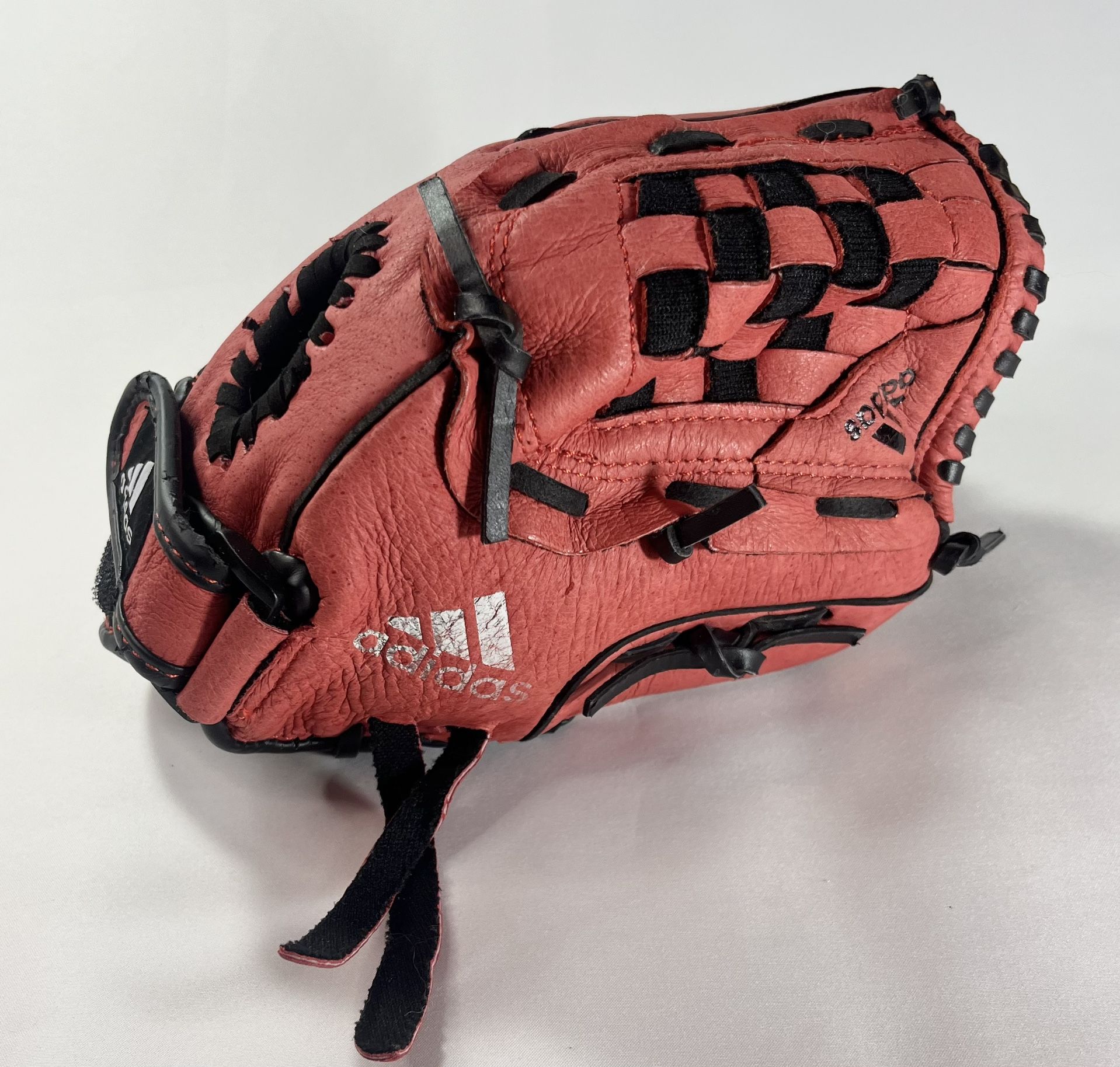 adidas FF 1050 10.5" Youth Red and Black Baseball Glove Right Hand Thrower