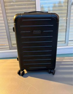 Solgaard Carry-On Closet Plus Suitcase Medium Black with Closet 2.0 350$ Value