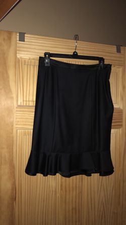 Bebe Navy Blue pencil Skirt ruffled bottom Sz 8