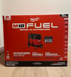Milwaukee M18 FUEL 9 Gal Dual Battery Wet/Dry Vacuum Kit **Brand New**