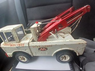 Vintage Tonka Wrecker Truck