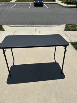 47” black table