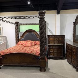 New North Shore Canopy Bed In King