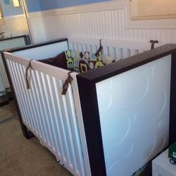 This excellent condition Nurseryworks Aerial Crib