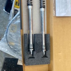 Progressive Mono Tube Front Suspension For Harley Softail. 