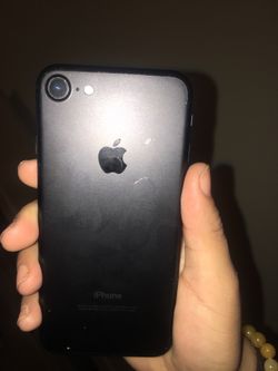 Black iPhone UNLOCKED 32 GBS $400