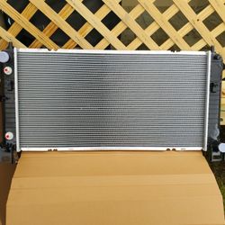 34'' Radiator for Chevy Silverado 1500 GMC Yukon Cadillac Escalade 4.8 5.3L 6.0L