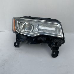 14-16 Jeep Grand Cherokee Right Headlight Assembly