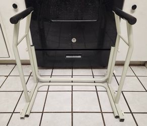 ​Freestanding Toilet Safety Rail / Bathroom Assist Frame – Fully Sanitized