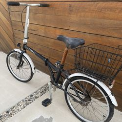 Boardwalk Commuter Bike w/ Rear Basket – Great City / Beach Cruiser