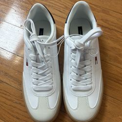 NEW Tommy Hilfiger women sneakers size 7.5
