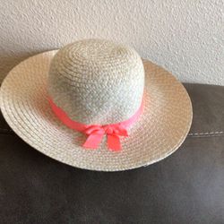 Larger Hat With Hot Pink Bow