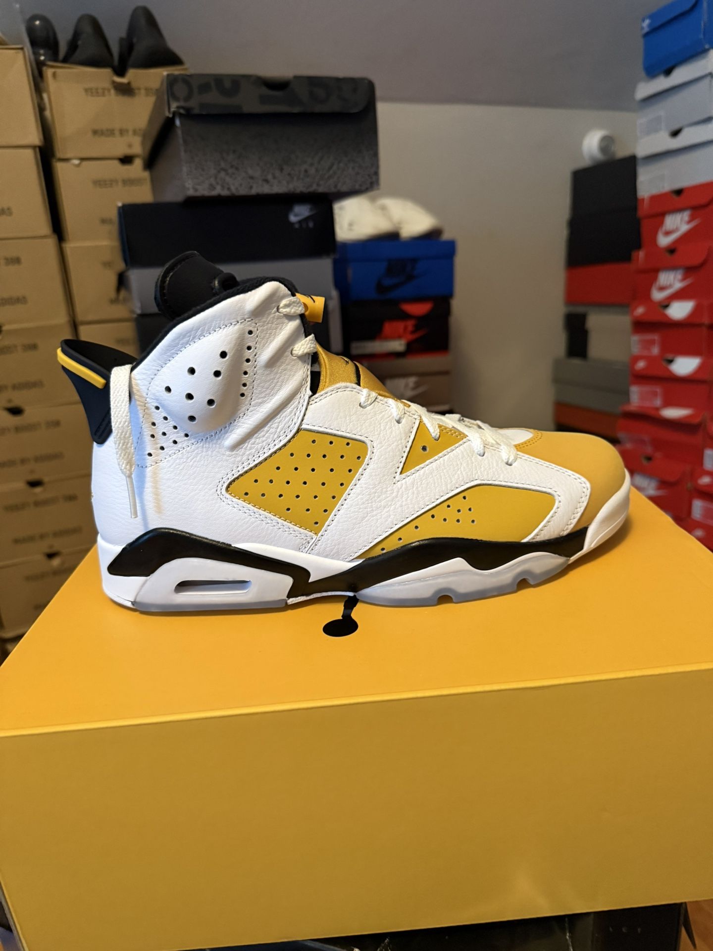 Jordan 6 Yellow Ocre