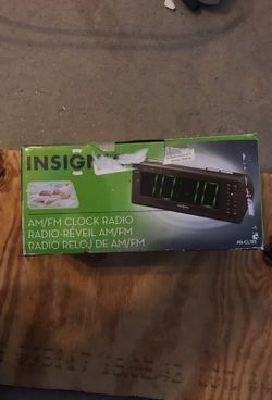 Insignia am/fm clock radio