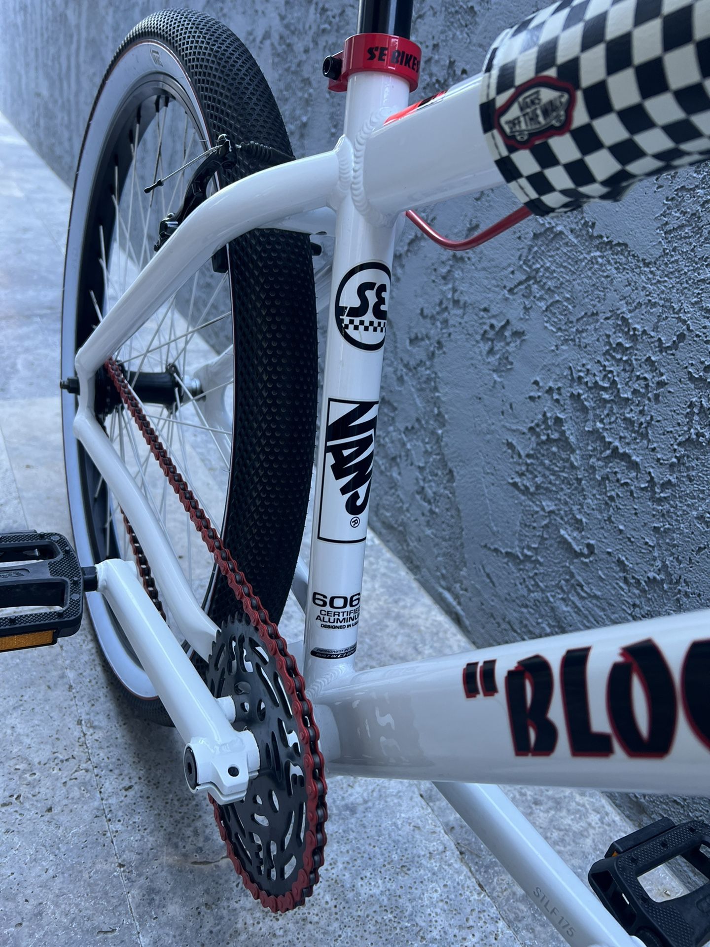 SE Racing 26 Vans Blocks Flyer - White — BIKEFACTORY HAWAII - HONOLULU -  WAIPIO - KAPOLEI