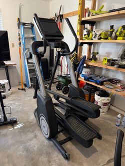 NordicTrack FreeStride Trainer FS14i - 3-in-1 Elliptical with 14” HD Screen