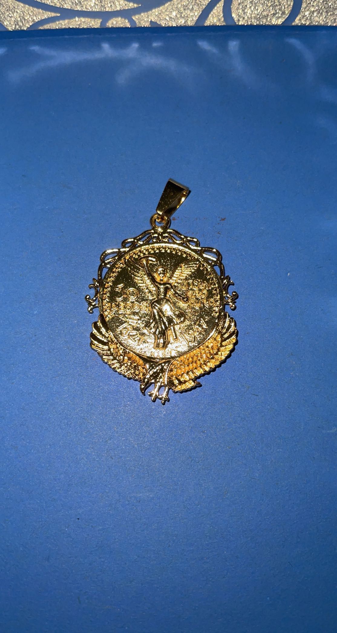 beautiful centenary. pendant for chain. gold plated. good quality