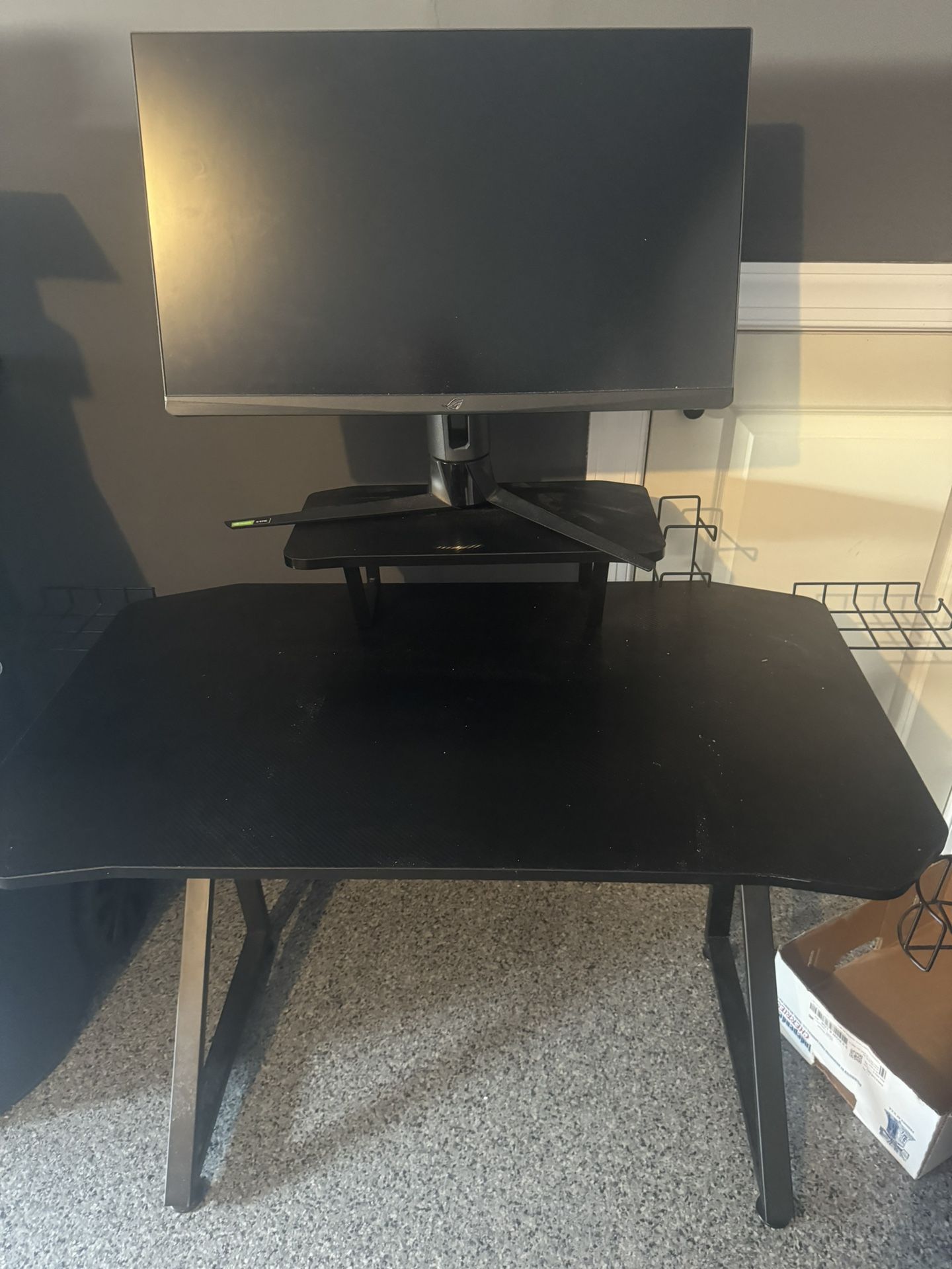 Gaming Desk And Monitor 