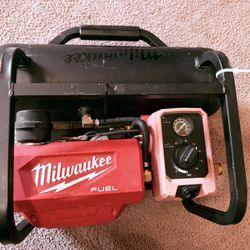 Milwaukee M18 FUEL 18-Volt Lithium-Ion Brushless Cordless 2 Gal. Electric Compact Quiet Compressor (Tool-Only) 