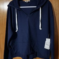New Dk. Blue Light Weight Sweatshirt W/hood.    Size Larg 