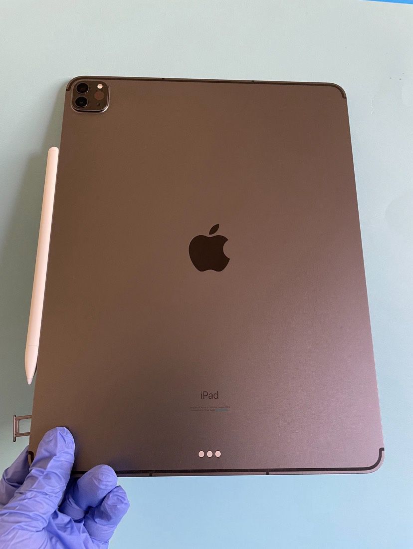 256GB  Apple IPad Pro 12.9” 5th Generation ( M1 chip / XDR display / 2021) WiFi + cellular (5G/Unlocked) with keyboard, pen &  Accessories (1TB $999) 