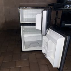 Mini Fridge 
