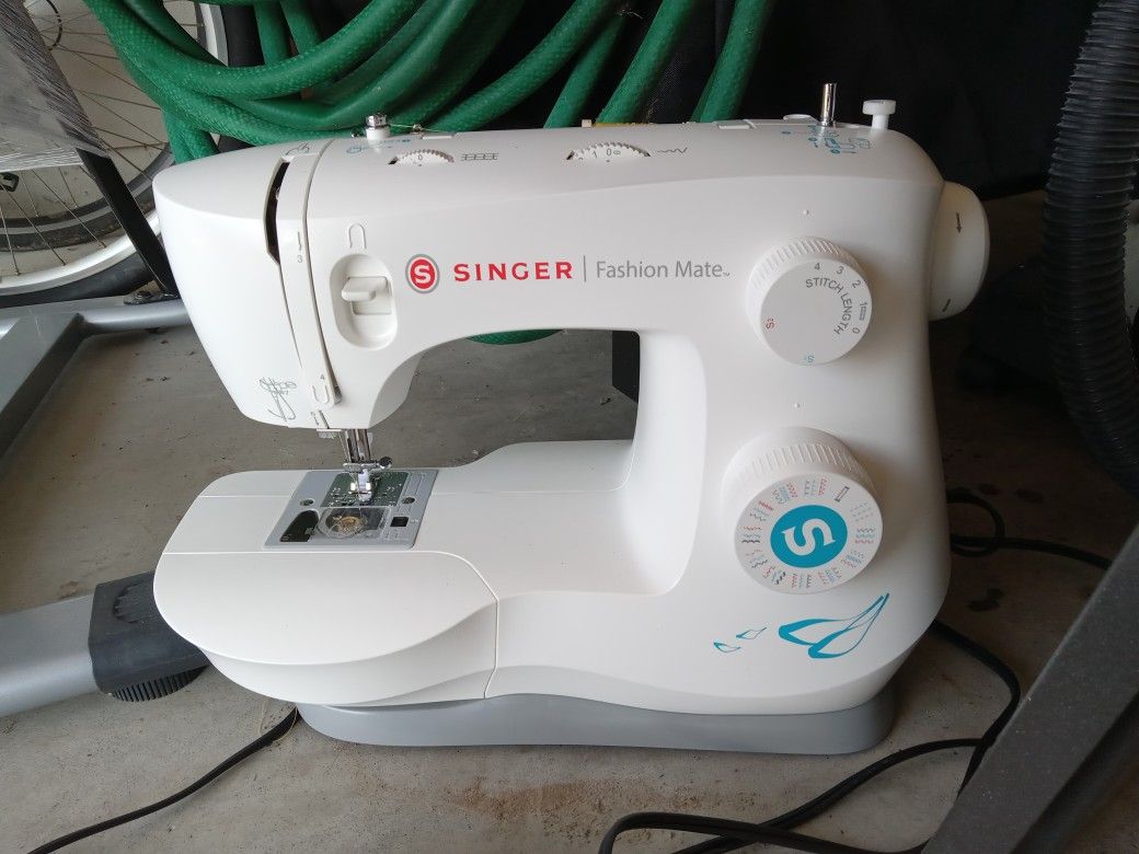 Singer Fashion Mate Model 3342 Sewing Machine