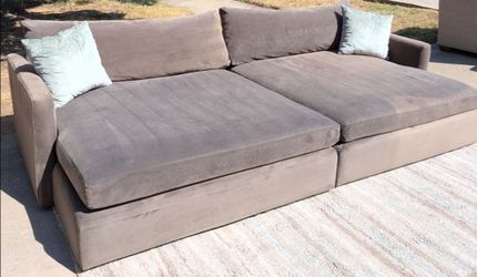 XL Double Chaise Lounger Sectional Couch, DELIVERY AVAILABLE!!