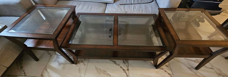 Coffee Table With 2 Stands