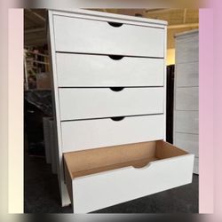 5 drawers dresser / Five drawers dresser