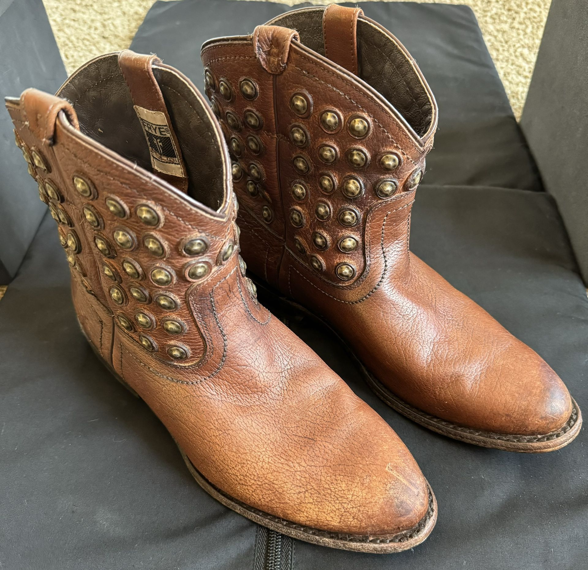 FRYE Western Cowboy Wyatt Disc Studded Boots Women’s 7