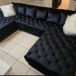 New Jordan Sectional With Free Delivery 