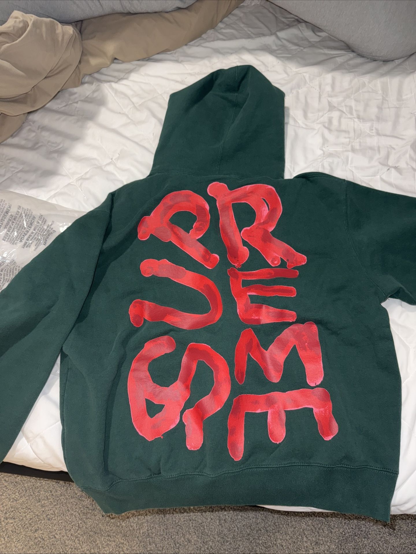 Supreme hoodie (brand New) Size:M