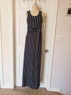Maternity Maxi Dress Size Medium