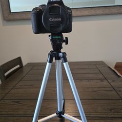 Cannon EOS Rebel T7 EF-S 18-55mm IS II