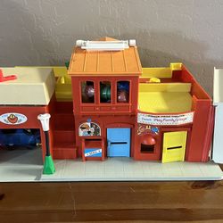 Fisher Price Family Play Village