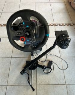 Logitech G29 Racing Wheel with Shifter and Stand