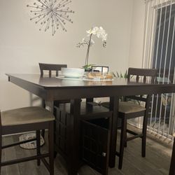 Dinner Table Set