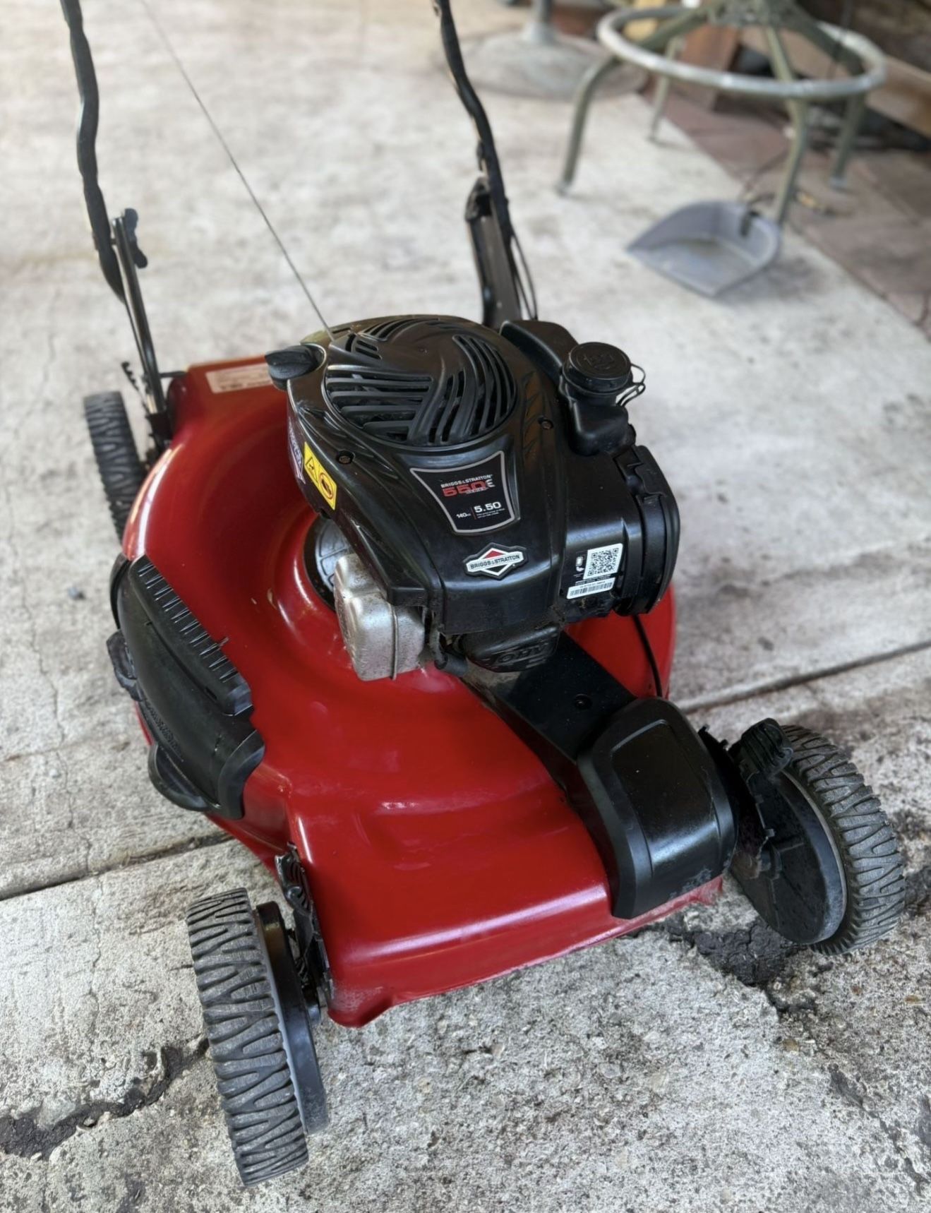SELF PROPELLED LAWNMOWER