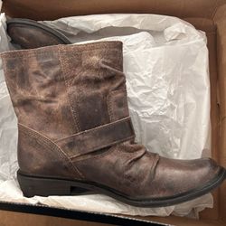 Boots Size 9