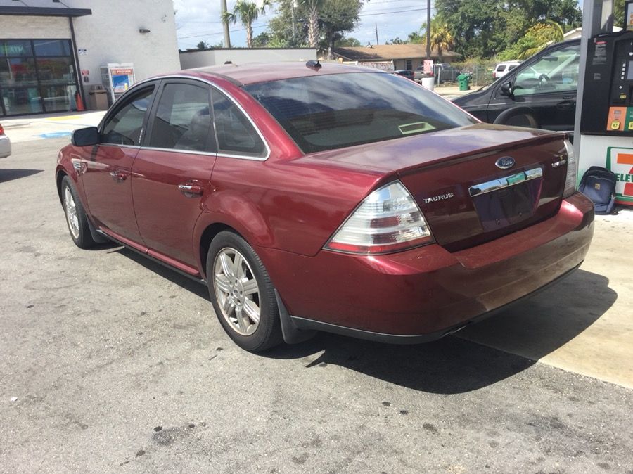 2009 ford sedan (smooth clean and fast)