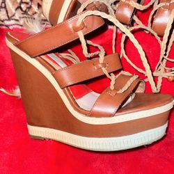Andrea Wedges 