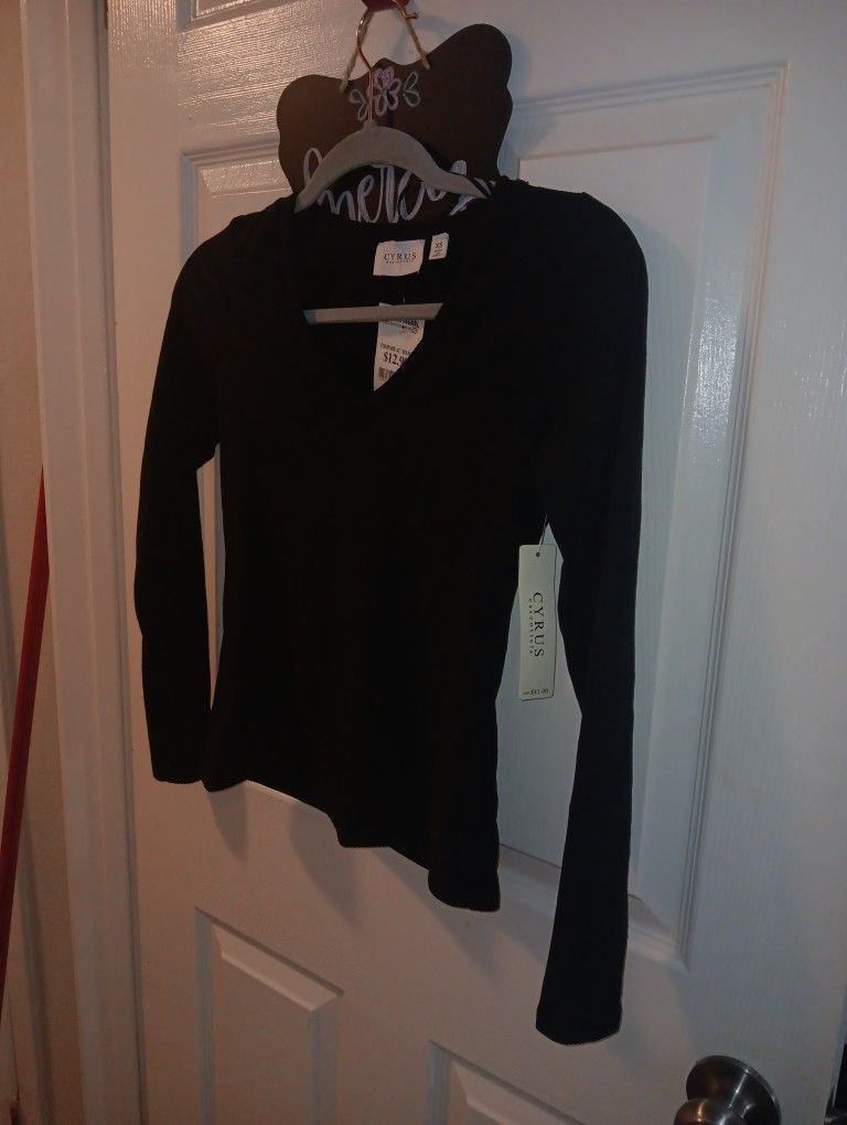New XS. Girls Black. Warm Blouse 