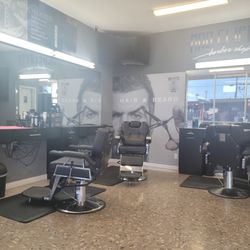 Necesitó Barber Y Cosmetologas