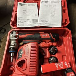 Milwaukee M12 PEX Expander Kit 
