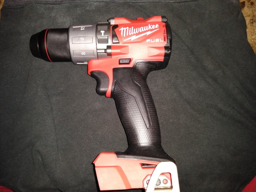 New! Milwaukee fuel brushless1/2 inch hammer drill driver